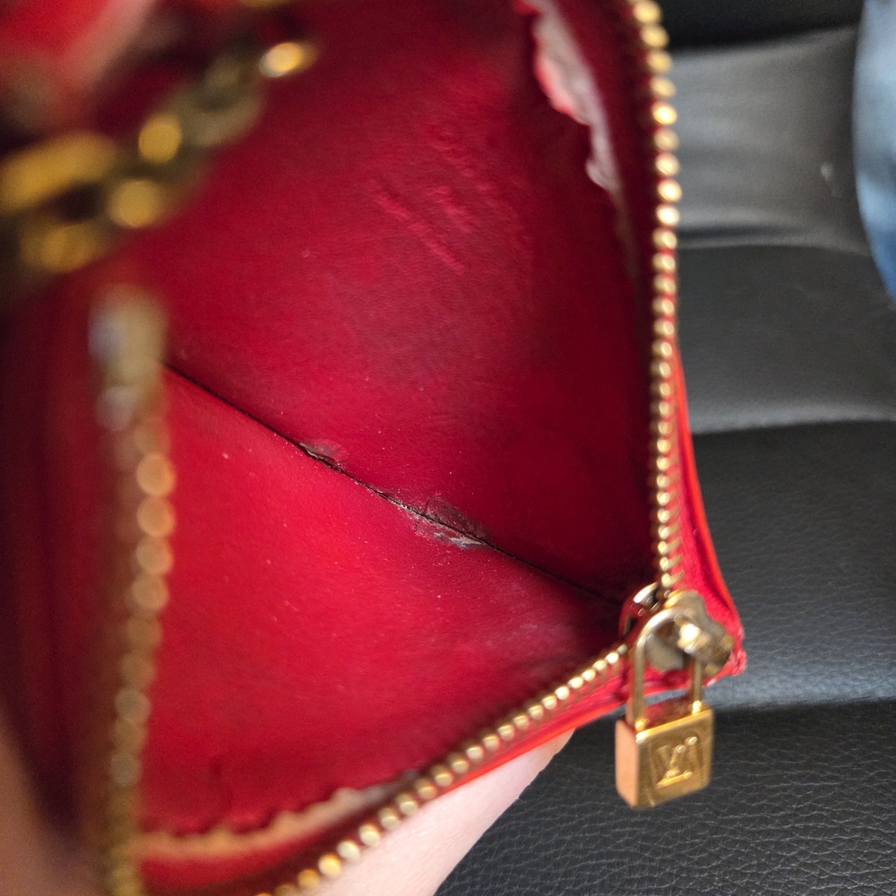 Louis Vuitton Red Monogram Vernis Key  Cles - Change/Card Holder 2004 - Picture 11 of 16